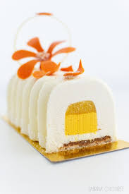 J Ai Le Plaisir De Vous Presenter Ma Buche 2019 Il S Agit D Une Buche Exotique Les Parfums Ont Fa Idee Dessert Noel Recette Dessert Noel Buche De Noel Ananas