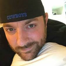 Tracy Minetti's Instagram, Twitter & Facebook