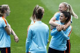 May 26, 2021 · vivianne miedema lineth beerensteyn 61. Voetbalvrouwen In Gesprek Met Knvb Over Hogere Vergoeding Binnenland Gelderlander Nl