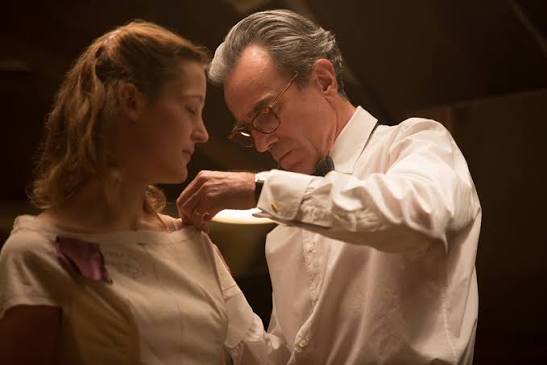 I love fashion, romance, drama and Daniel Day-Lewis...so why didn't I love Phantom  Thread? (No spoilers) — Sydney Yaeko