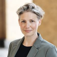 Ida Wiseman's Instagram, Twitter & Facebook