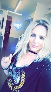 Beth Rexroat's Instagram, Twitter & Facebook