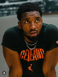 It going to be a dog fight tonight