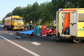 Door twee ongelukken op de a20 richting gouda ter hoogte van nieuwerkerk aan den ijssel zijn de ongelukken gebeurden op zo'n 300 meter afstand van elkaar. A20 Dicht Na Motor Ongeval A20 Maasland Flashphoto Nl
