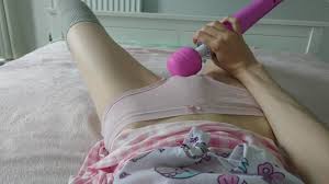 Skinny teen got her panties wet every time she rubs her clit with huge sex  toy