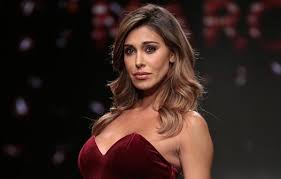 The argentine showgirl in fact, after her landing in the beautiful country, made herself appreciated in several successful broadcasts, increasing her fame. Belen Rodriguez Bio Gossipy