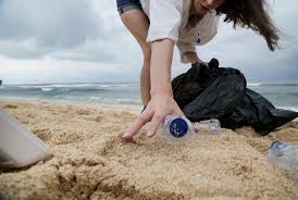 When chewing gum, it's the type of gum you chew that makes a difference in whether it's helpful or harmful to your teeth. 15 Things You Can Do To Help Keep Oceans Clean Mental Floss