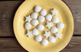 Lush apparently as a toothpaste alternative in the form of compressed powder tablets (and apparently poor manufacturing practices). How To Make Your Own Mouthwash Tablets At Home From All Natural Ingredients Rodale S Organic Life Homemade Mouthwash Diy Mouthwash Diy Toothpaste