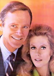 Did you prefer Dick York or Dick Sargent as Darrin in "Bewitched"?