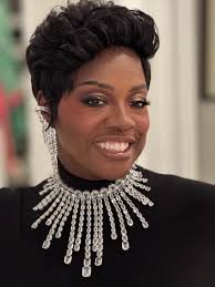 violadavis in @swarovski jewelry designed by @giovannaengelbert for last  night's Swarovski exhibition @sergiowastaken @jamikawilson @lamarquisette  @jordan_grossman