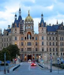 Do It Yourself Tips For A Schwerin Walking Tour On A Trip To Germany Schwerin Castle Germany Travel