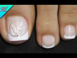 Diseños de uñas blancas para pies. Diseno De Unas Para Pies Flor Y Frances Sencilla Flowers Nail Art French Nail Art Nlc Yout Unas Pies Decoracion Manicura De Unas Unas De Pies Sencillas