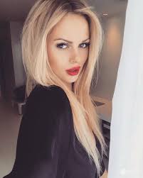 Szykuje się kolejny ślub w show-biznesie! Polska gwiazda pochwaliła się tuż  przed świętami!