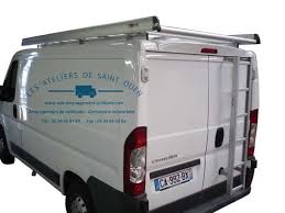 Également, le constructeur vous propose des berces vitre intérieur contre le passage de roue. Installation De Galerie Et Echelle Pour Vehicule Utilitaire Et Fourgon