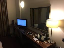 Se encuentra a solamente diez minutos andando anderston centre y buchanan. Mein Zimmer Am Ende Des Bahnsteigs Im Jurys Inn Glasgow Picture Of Jurys Inn Glasgow Tripadvisor