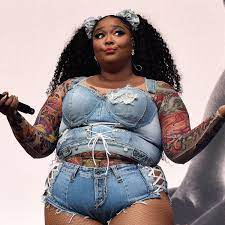 That's what made me this. Lizzo Is 100 That Bitch But Can She Trademark It Life And Style The Guardian