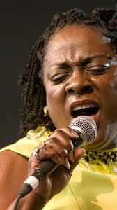 Big-voiced Dap-Kings soul singer Sharon Jones dies at 60