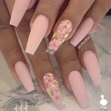Las uñas acrílicas son una opción genial cuando quieres lucir una manicura estupenda, pero sientes que las tuyas no han crecido lo suficiente o simplemente te apetece lucir algo más profesional en un evento especial. 900 Ideas De Unas En 2021 Manicura Manicura De Unas Unas Decoradas