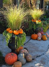 Container Garten Schafft Gestaltungsmoglichkeiten Fur Jede Jahreszeit Modern Container Garten Herbstgarten Herbstblumen
