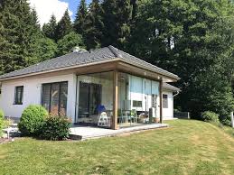 Schiebewand Fur Terrassenuberdachung Glasschiebeelemente Nach Mass Outdoor Decor Outdoor Structures Outdoor