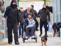 The wife of rugby legend rob burrow says he is her 'inspiration' and has vowed to do 'everything humanly possible' to ensure they have as much time left together to watch their three beautiful young. Burrow Seven Racehorse Named After Rob Burrow In Mnd Fundraiser Warrington Guardian