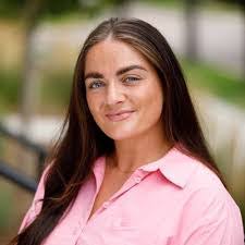 Rachael Downs's Instagram, Twitter & Facebook