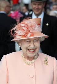 Queen Elizabeth Ii Photos Photos Queen Elizabeth Ii Hosts A Garden Party At Buckingham Palace Queen Hat Queen Elizabeth Her Majesty The Queen
