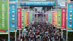 The old wembley closed in october 2000, with demolition originally intended for that december and the new stadium due to open in 2003. Pmsotefkwoyqem
