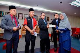 Bantuan pakaian & peralatan persekolahan baitulmal maiwp. Bantuan Maiwp Semakan Bantuan Kecemasan Ebaitulmal 2021
