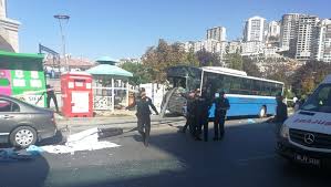 Güçlü yazar kadrosu, şehir servisleri ile haberler ankara, ankara'nın en popüler haber. Son Dakika Ankara Da Halk Otobusu Duraga Daldi Gundem Haberleri