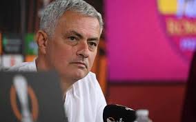 HLV Mourinho đưa AS Roma bứt phá vào tốp 4