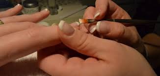 إزالة الصمغ من الأظافر حياتك