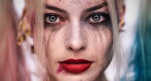 Metalovaa 2 lata temu 5,00 polecam. Margot Robbie Jako Harley Quinn Na Kolejnych Zdjeciach Z Planu Legionu Samobojcow Filmozercy Com