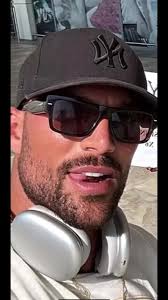 Simone Susinna Fashion Mood