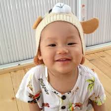 Chiều vắng, lối dẫn vào Ký túc xá thêm sâu hun hút. Gần 20 năm về trước,  kiếm được một vé vào đây nội trú không phải là dễ. Thường thì những