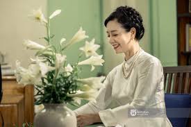 Sắc trắng tinh khôi của hoa khiến lòng người hà nội thêm bình yên, dịu dàng. Ha Ná»™i Thang 4 Hoa Loa Ken Ná»Ÿ E áº¥p Tren Phá»' Tá»«ng Canh Tráº¯ng Muá»'t Va Thoáº£ng HÆ°Æ¡ng Dá»‹u Ngá»t