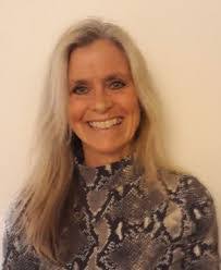 Sasha Crowe's Instagram, Twitter & Facebook