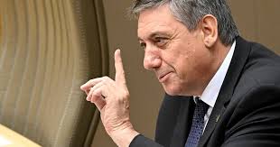 Afin de lutter contre l'importation et la poursuite de la propagation de nouveaux variants du virus, le comité de concertation a décidé d'interdire temporairement les voyages récréatifs/touristiques à. Reconstruction Comite De Concertation Opte Toujours Pour Une Heure De Fermeture Le Discours Hilarant De Jambon A Convaincu Tout Le Monde Comite De Concertation 4 Juin Nouvelles Du Monde