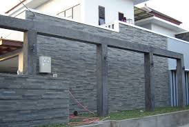Pagar tembok minimalis adalah bagian yang vital ketika anda hendak membangun sebuah rumah. 30 Model Pagar Tembok Minimalis Sederhana Terbaru 2020