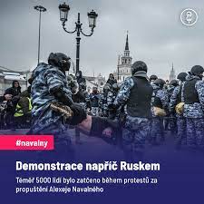 První demonstrace na václavském náměstí podle něj vyšla. Demonstrace Napric Ruskem 5000 Lidi Zatceno Milion Chvilek Milion Chvilek Pro Demokracii