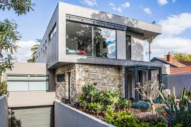 Cam balkon fiyatları metrekare olarak verilmektedir. Cam Balkon Fiyatlari Istanbul Cam Balkon