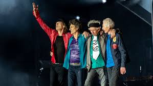 Io ho provato a fare una mia classifica ma difficilmente arrivo a 50 (e mettendo più dischi per uno stesso cantante). The Rolling Stones Wikipedia