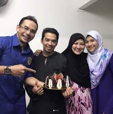 Sambut Ulangtahun Abby Abadi Suami Bersama Sama Norman Hakim Memey Suhaiza Dipuji Netizen Jujur Abang Nara Katakan Abang Nara Me Nun Dress Fashion Dresses