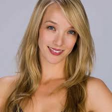 Leah Stewart (LiveLife_Leah@)