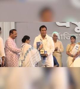 पश्चिम बंगाल: BJP सांसद अनंत महाराज से वापस लिया 'बंग विभूषण' सम्मान, नेताजी पर की थी व‍िवाद‍ित टिप्पणी | ananta maharaj banga bibhushan award revoked netaji remark - NDTV India