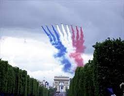 Les remparts d'aigues mortes au fil de la soirée. Defile Du 14 Juillet Replay Revoir En Streaming Votre Programme Tv