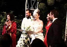 Yaşı 39 (20.11.1978) boyu 1.60 m. Elif Sonmez Kimdir