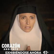 CorazónArdiente narra la historia de Lupe Valdés (Karyme Lozano), escritora  de éxito que investiga las apariciones del Sagrado Corazón de Jesús en  busca de inspiración para su próxima novela. Guiada por María (