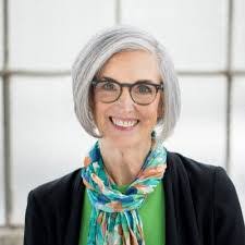 Kasi Davis's Instagram, Twitter & Facebook