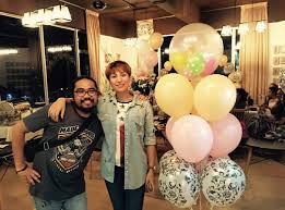 He married actress ozlynn watie and is the nephew of comedian salih yaacob. Johan Raja Lawak Photos Facebook